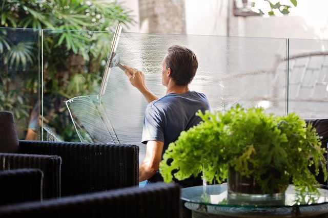services aux entreprises nettoyage vitres